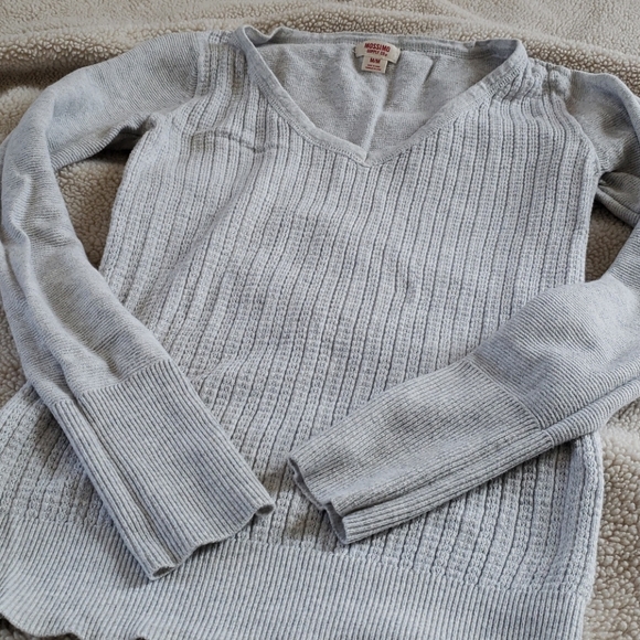 Lightweight Spring Sweater - Picture 2 of 2